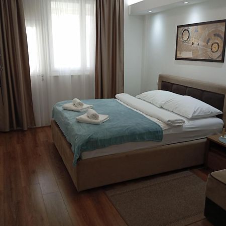 Apartman Leon Lux เลสโควัซ ภายนอก รูปภาพ