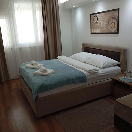 Apartman Leon Lux เลสโควัซ ภายนอก รูปภาพ