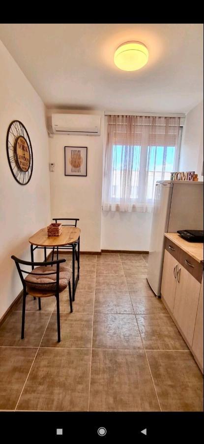 Apartman Leon Lux เลสโควัซ ภายนอก รูปภาพ