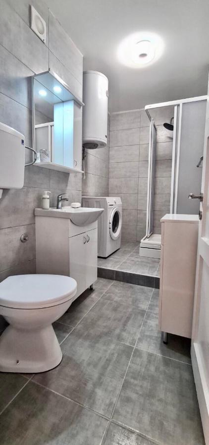 Apartman Leon Lux เลสโควัซ ภายนอก รูปภาพ