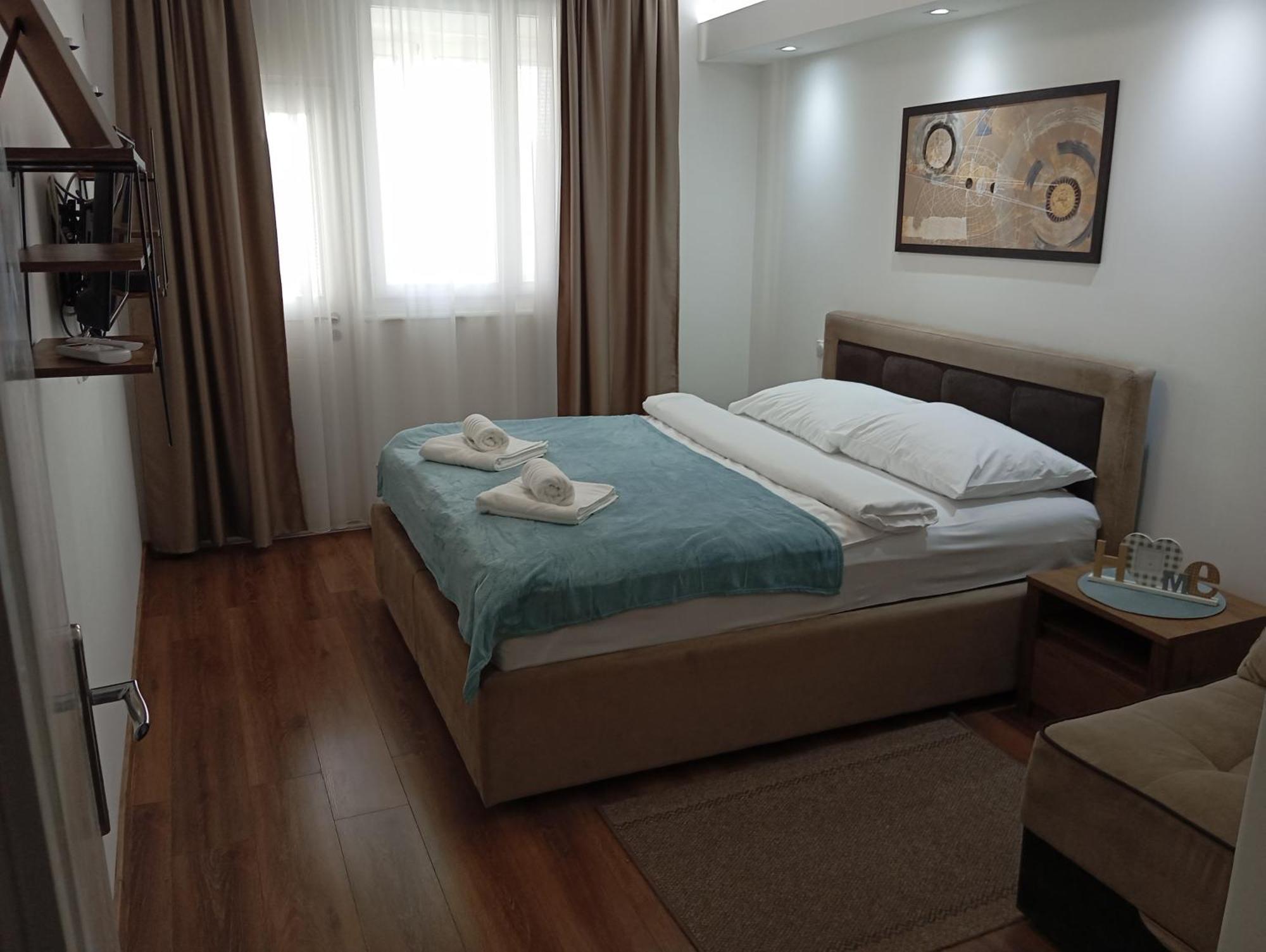 Apartman Leon Lux เลสโควัซ ภายนอก รูปภาพ