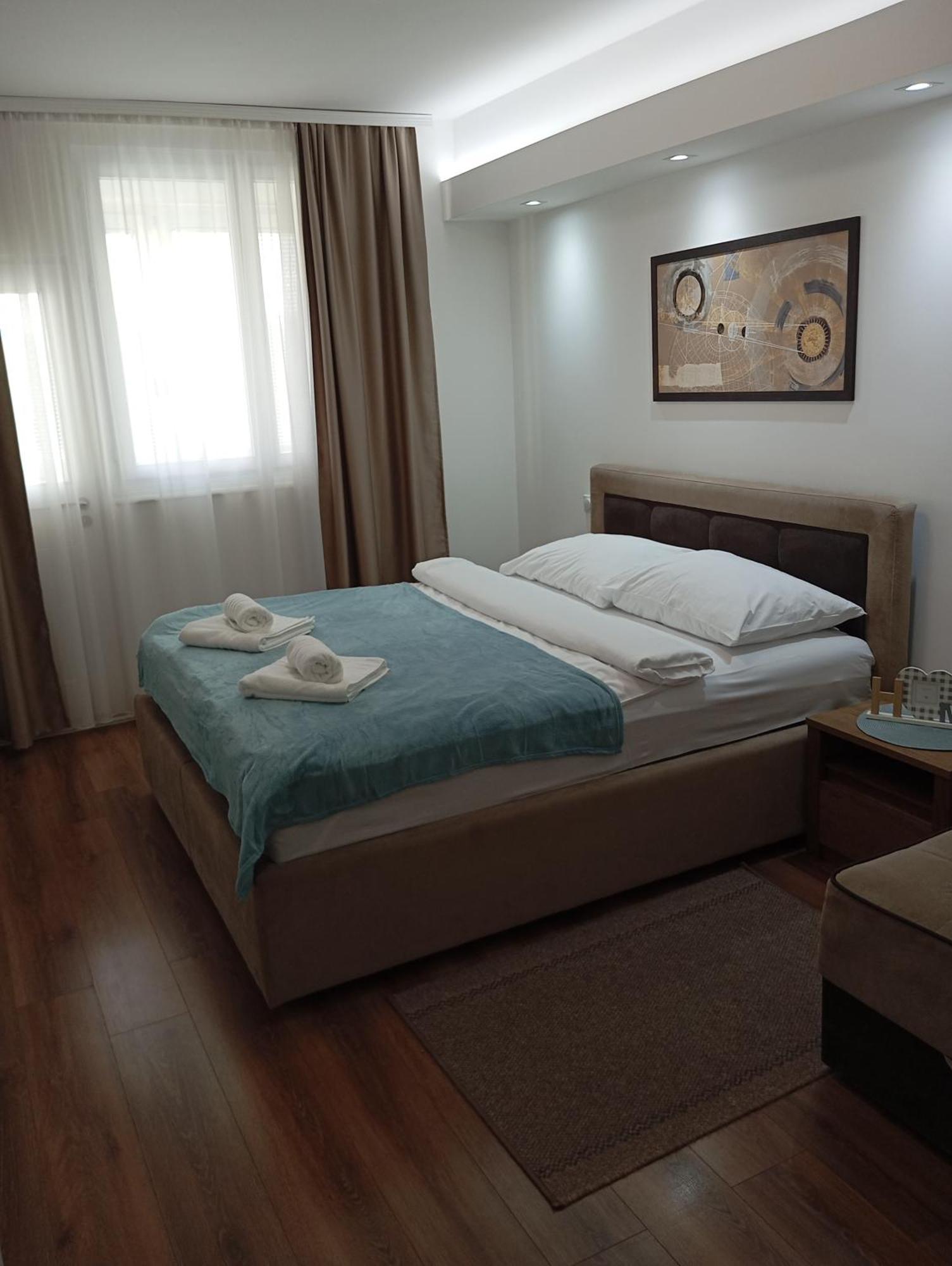 Apartman Leon Lux เลสโควัซ ภายนอก รูปภาพ
